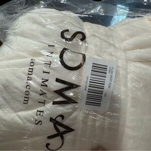 Soma Plush short Robe ivory nwt